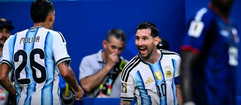The current image has no alternative text. The file name is: messi-Arjentina.jpg