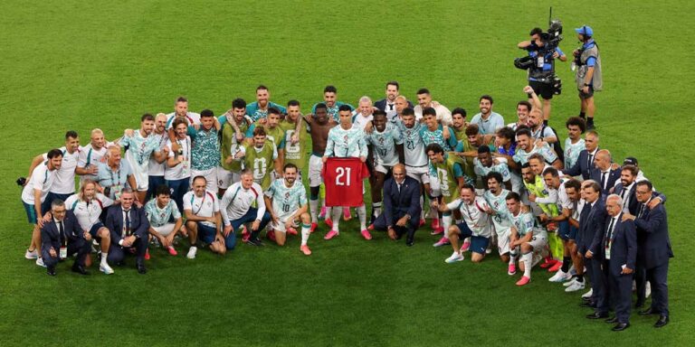 The current image has no alternative text. The file name is: ronaldo.jpg