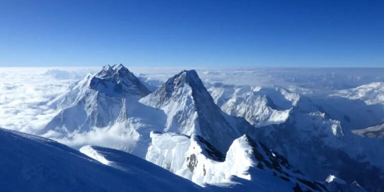 The current image has no alternative text. The file name is: broad-peak.jpg
