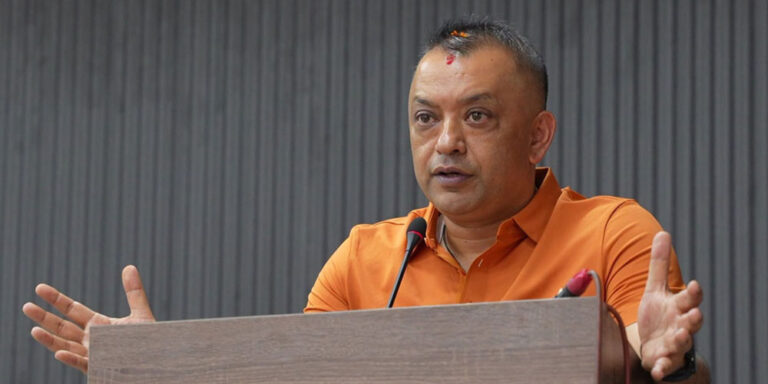 The current image has no alternative text. The file name is: gagan-1.jpg