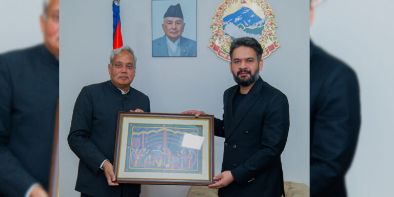 The current image has no alternative text. The file name is: modi.jpg