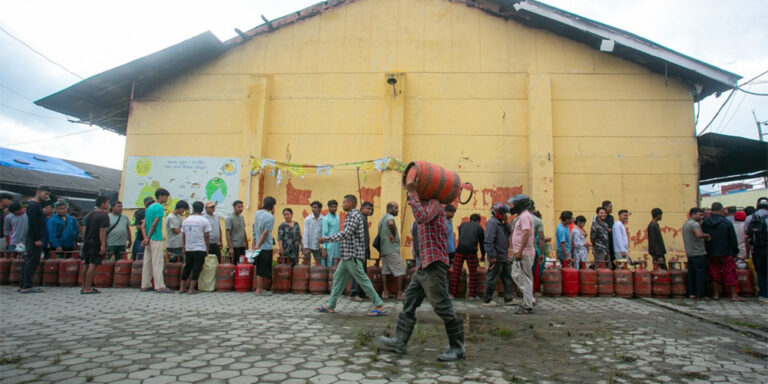 The current image has no alternative text. The file name is: teku.jpg