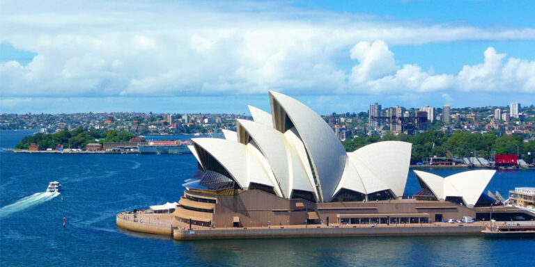 The current image has no alternative text. The file name is: aus-2.jpg