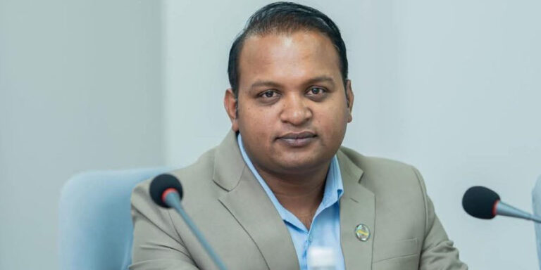 The current image has no alternative text. The file name is: deepak-1.jpg