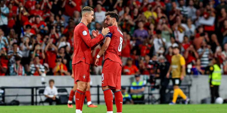 The current image has no alternative text. The file name is: cr-7.jpg