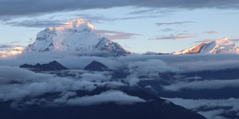 The current image has no alternative text. The file name is: dhaulagiri.jpg