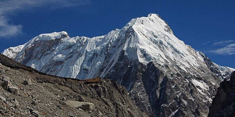 The current image has no alternative text. The file name is: himal.jpg