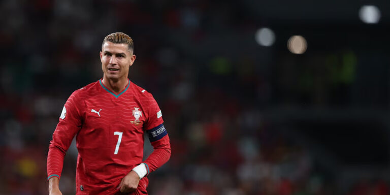The current image has no alternative text. The file name is: ronaldo.jpg